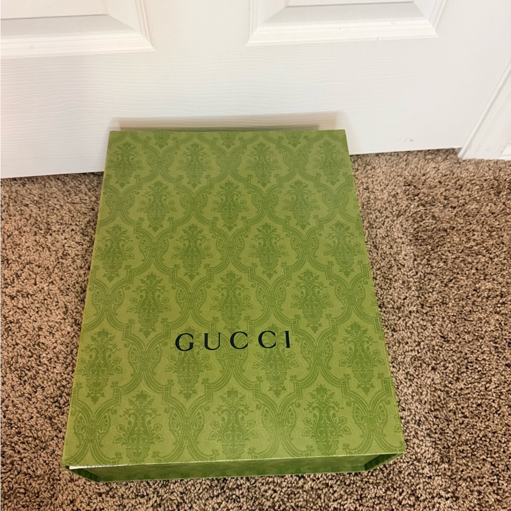 Gucci Beige Crossbody Bag with Navy and Red Stripes - Picture 9 of 10